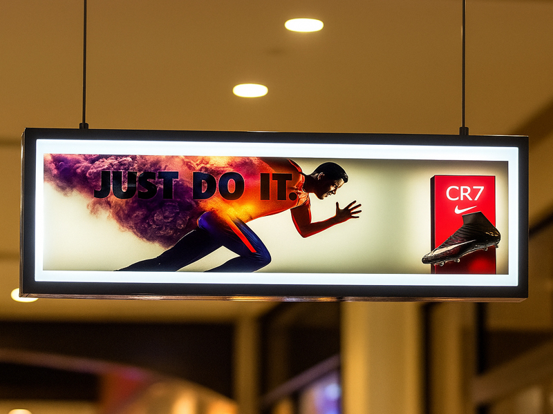 digital signage display-