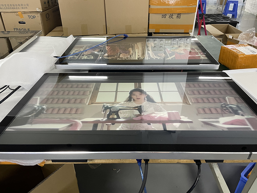 digital signage display wall mounted